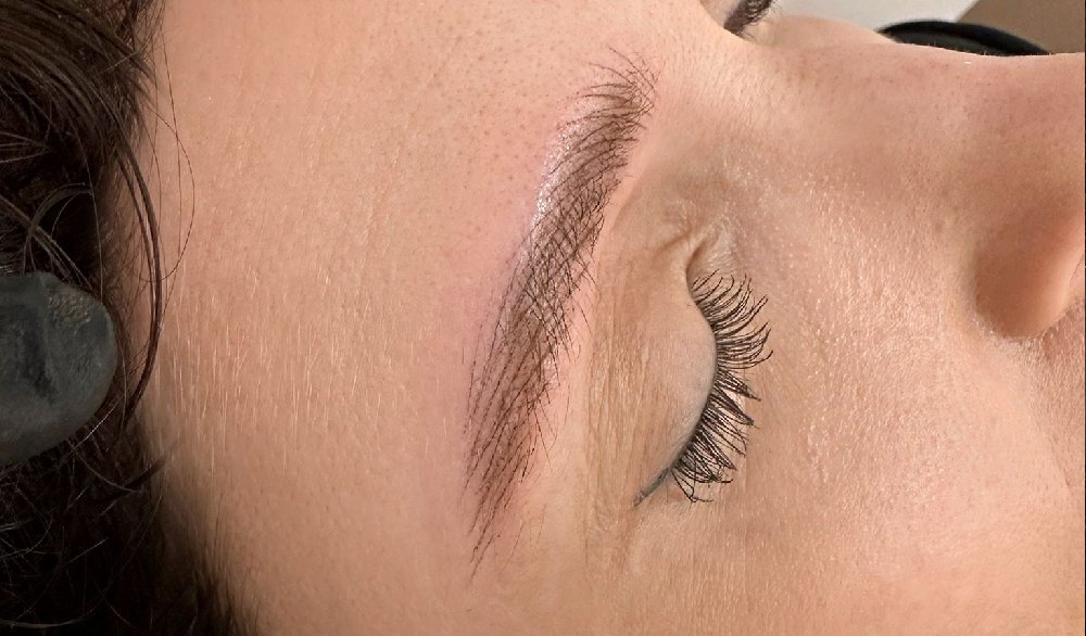 makijaż permanentny brwi