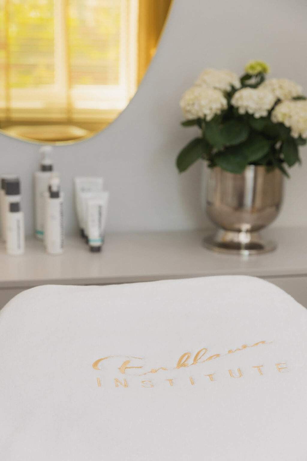 zabiegi na twarz latem - jakie wybrać